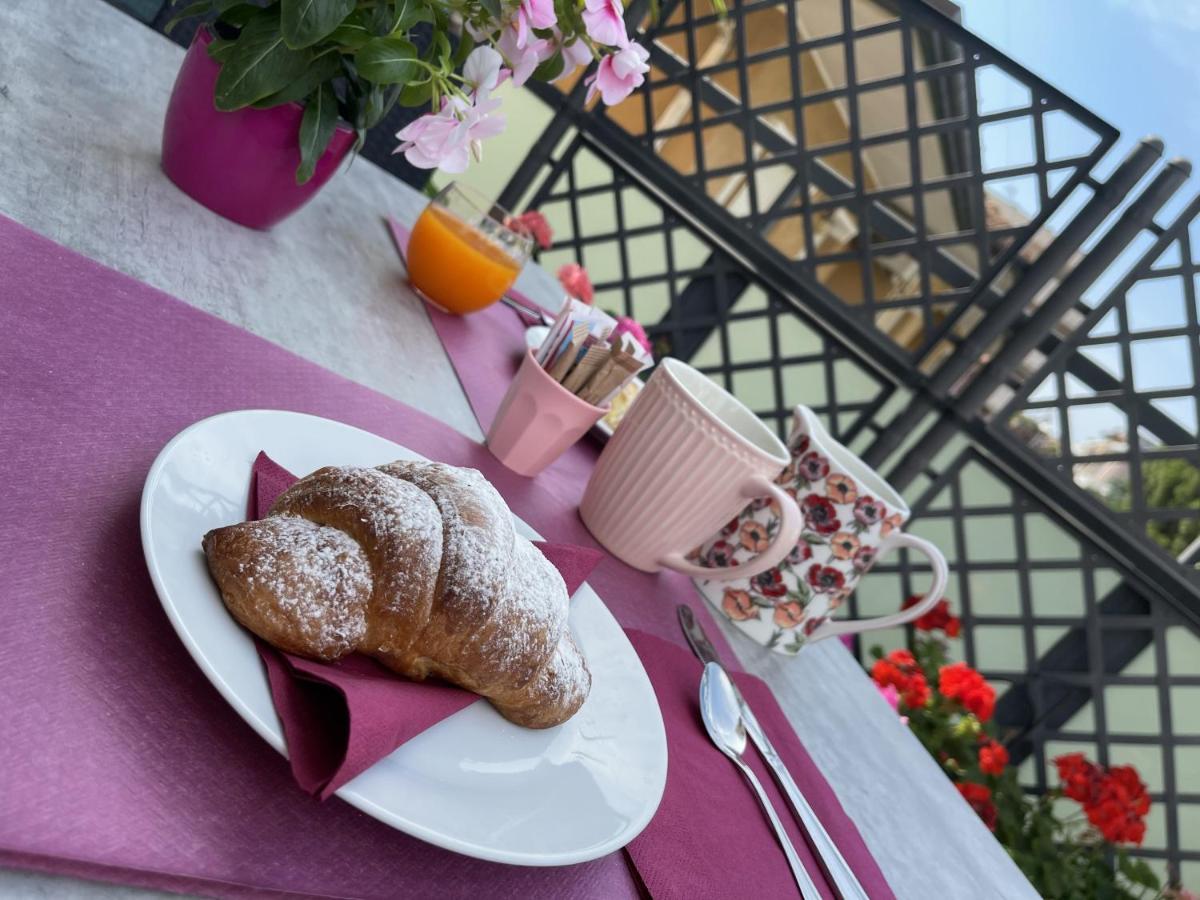 Hotel Liana Rimini Luaran gambar