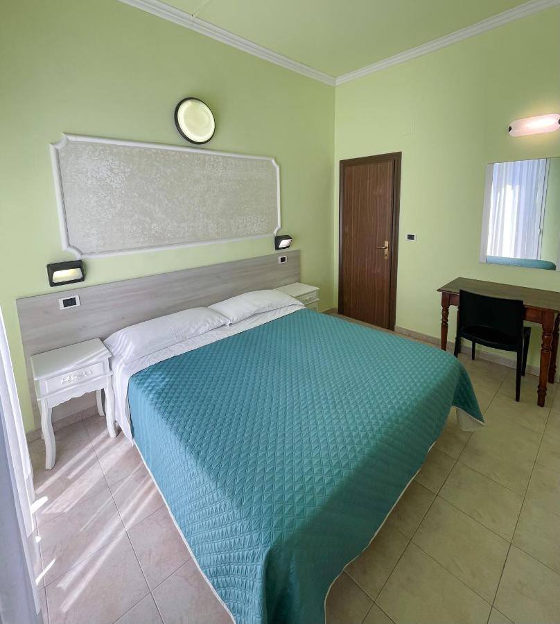 Hotel Liana Rimini Luaran gambar