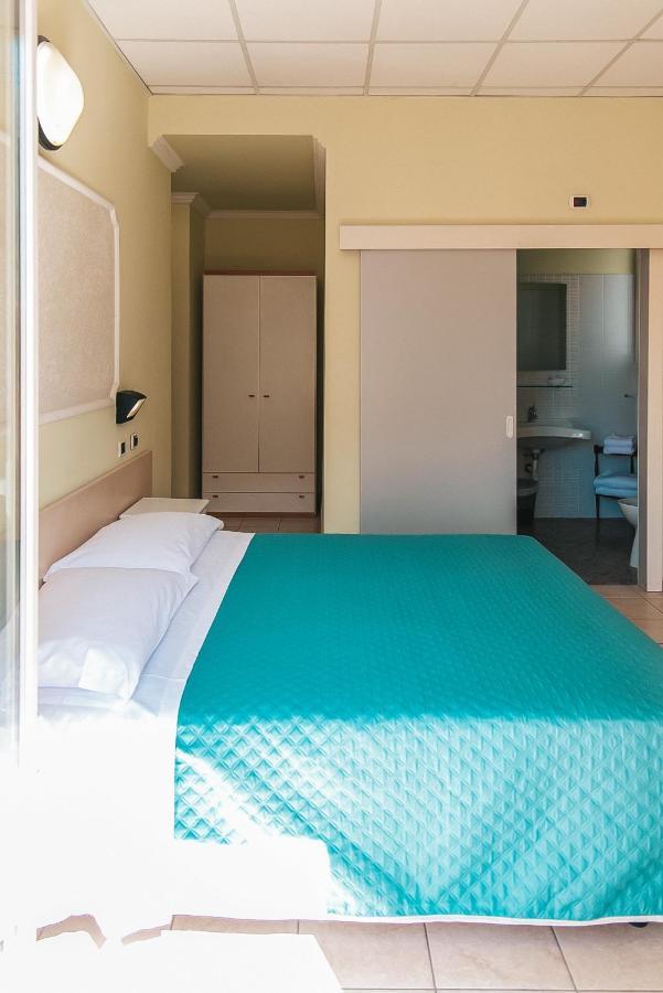 Hotel Liana Rimini Luaran gambar